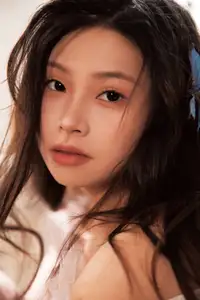 Ethereal Beauty: Kun Kun Bu Kun Le in YiTuYu Vol.8734 Collection – A Dreamy Portrait-8