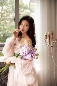 Ethereal Beauty: Kun Kun Bu Kun Le in YiTuYu Vol.8734 Collection – A Dreamy Portrait-14