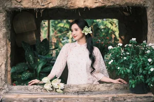 Ethereal Muse in the Golden Hour Bloom-6