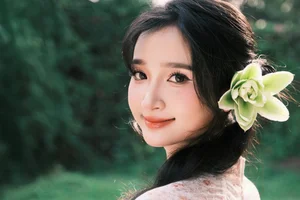 Ethereal Muse in the Golden Hour Bloom-1