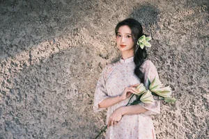 Ethereal Muse in the Golden Hour Bloom-8