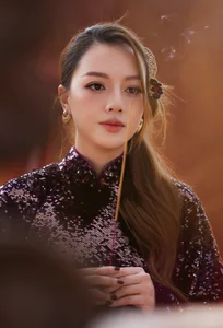 Stunning Red Carpet Fashion: Celebrating Award-Winning Vietnamese Actress Băng Di’s Elegant Style and Success at the Mai Vang Awards 2025-4