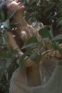 Radiant Summer Style: Artistic Portrait Collection Featuring Wendy Yuan Zi Mo Te in YiTuYu Art Language Vol.9374-13