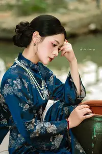 Elegant Traditional Ao Dai Beauty: Capturing Asian Grace in Golden Hour Light.-13