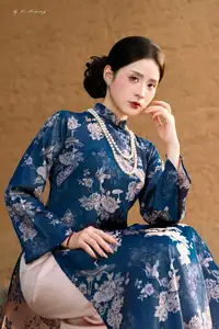 Elegant Traditional Ao Dai Beauty: Capturing Asian Grace in Golden Hour Light.-16