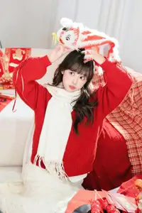 YiTuYu Vol.8524: Xia Yu Xiao Nian Embraces Lunar New Year in Radiant Red Sweater Style-3