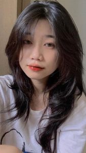 Beautiful Long Layered Haircut for Round Faces – Trendy Female Style-20