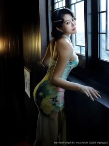 Elegant Modern Cheongsam Fashion and Oriental Aesthetic Photography: XiuRen No.10749 Featuring the Graceful Lilyanna-0