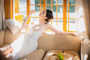 Eternal Summer: Capturing Nian Nian’s Radiant Aesthetic in Summer Story Photo Series-13