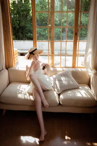 Eternal Summer: Capturing Nian Nian’s Radiant Aesthetic in Summer Story Photo Series-17