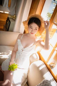 Eternal Summer: Capturing Nian Nian’s Radiant Aesthetic in Summer Story Photo Series-21