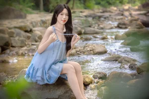 Early Summer Aesthetic: YiTuYu Art Language Vol.9277 Featuring Model Qi Qi in Lush Emerald Nature Photography-5