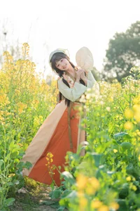 Lạc Bước Giữa Đồng Hoa Cải Vàng Cùng Nàng Thơ Xia Yu Xiao Nian-39