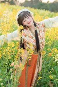 Lạc Bước Giữa Đồng Hoa Cải Vàng Cùng Nàng Thơ Xia Yu Xiao Nian-3