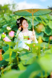 Xiao Du Tong Xue: Elegant Sunset Creek Portrait Series from YiTuYu Art Language Vol.9376 - Aesthetic Outdoor Lifestyle Photography-27