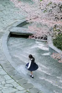 YiTuYu Vol.8649 Xiao Zi: Gentle Spring Beauty, an Aesthetic Portrait Amidst Blossoms.-23