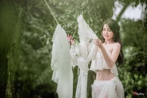 VGU No.101: Ethereal Beauty and Serenity in a Lush Garden-1