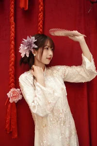 Elegant Vietnamese Woman in Traditional White Ao Dai - Timeless Cultural Fashion and Portrait Photography Inspiration-2