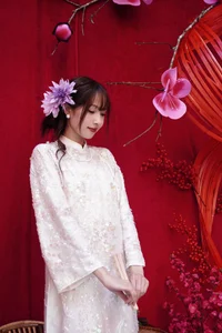 Elegant Vietnamese Woman in Traditional White Ao Dai - Timeless Cultural Fashion and Portrait Photography Inspiration-0