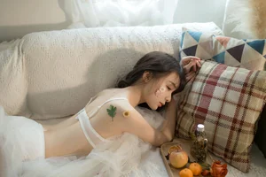 Artistic Indoor Portrait Series: Fei Sato Ni Ni in YiTuYu Art Language Vol.9146 - Elegant Private Room Photography Collection-8