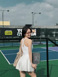Pickleball Chic: Elevate Your Court Style with Nhat Le’s Radiant Athleisure Inspiration-2
