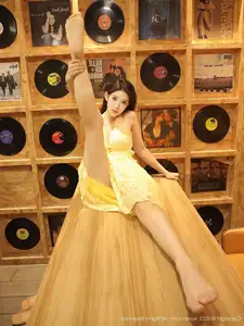 XiuRen No.10715: Li Shuang Er The Yellow Lace Dress Goddess, Pure Allure Amidst Vintage Charm-15