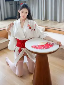 Discover the Serene Beauty of Li Shuang Er in Traditional Kimono by XiuRen Part01-1