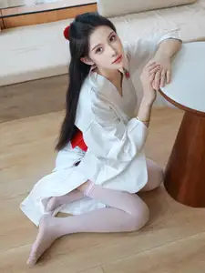 Discover the Serene Beauty of Li Shuang Er in Traditional Kimono by XiuRen Part01-3