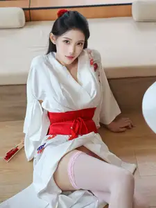 Discover the Serene Beauty of Li Shuang Er in Traditional Kimono by XiuRen Part01-22