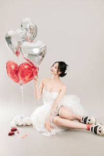Coser Nnian LOVE Valentine's Special: Enchanting White Dress & Heart Balloons Photoshoot-24