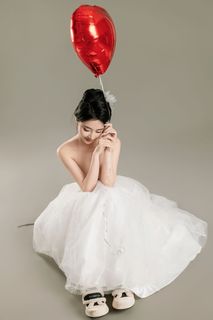 Coser Nnian LOVE Valentine's Special: Enchanting White Dress & Heart Balloons Photoshoot-33