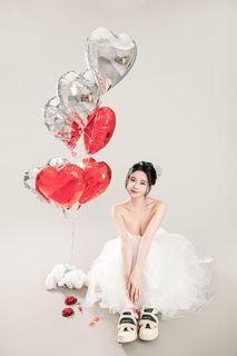 Coser Nnian LOVE Valentine's Special: Enchanting White Dress & Heart Balloons Photoshoot-4