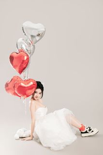 Coser Nnian LOVE Valentine's Special: Enchanting White Dress & Heart Balloons Photoshoot-8