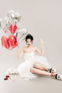 Coser Nnian LOVE Valentine's Special: Enchanting White Dress & Heart Balloons Photoshoot-19