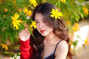 Elegant Asian Girl Portrait with Golden Flowers in Afternoon Sun 1000024552-5