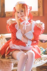 Coser Kanoko Chitanda as Nero Maid | Elegant Cosplay Portrait-8