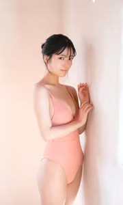 Shiki Akama: Discover Pure Radiance in Digital Photo Book – Exclusive Collection-3