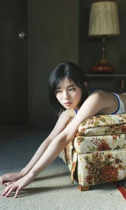 Radiant Spring Portraits: Hina Kikuchi in the Soft Light of Harumeku Honomeku – Aesthetic Japanese Model Photography and Style Inspiration-1