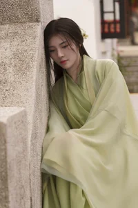 Ethereal Emerald Dreams: Exploring the Fluid Artistry of Ao Xiang Jo Shi’s Latest Portrait Series-5