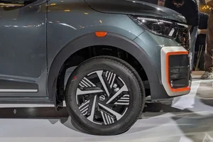 The New 2026 Nissan Gravite: An Affordable 7-Seater MPV Redefining Budget Family Travel with Modern Style and Practicality-4