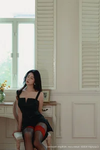 Elegant Modern Fashion Photography: Nan Qiao Stylish Portrait Series Featuring Chic Wardrobe Trends and Professional High-Resolution Studio Artistry-18