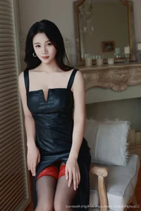 Elegant Modern Fashion Photography: Nan Qiao Stylish Portrait Series Featuring Chic Wardrobe Trends and Professional High-Resolution Studio Artistry-5