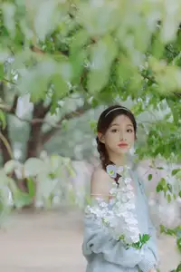 Lin Miao Xin: Captivating Spring Serenity in YiTuYu Vol.8645-3