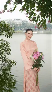 Nguyet Anh in Ao Dai: Volleyball Beauty Queen's Graceful New Year Look-10