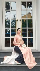 Nguyet Anh in Ao Dai: Volleyball Beauty Queen's Graceful New Year Look-9