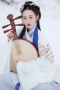Elegant Winter Portrait Photography: Shiba Yue in YiTuYu Art Language Vol.9112 – Serene Snow Scenes and Artistic Fashion Aesthetics-13