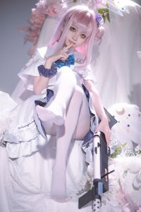 Portrays Mika Misono Blue Archive: Angelic Cosplay Beauty-0