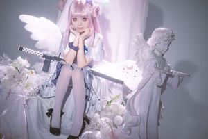 Portrays Mika Misono Blue Archive: Angelic Cosplay Beauty-7