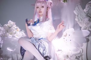 Portrays Mika Misono Blue Archive: Angelic Cosplay Beauty-14