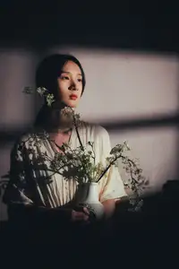 Fang Xiu: Captivating Serenity in Golden Light - YiTuYu Vol.8717 Art Language-5